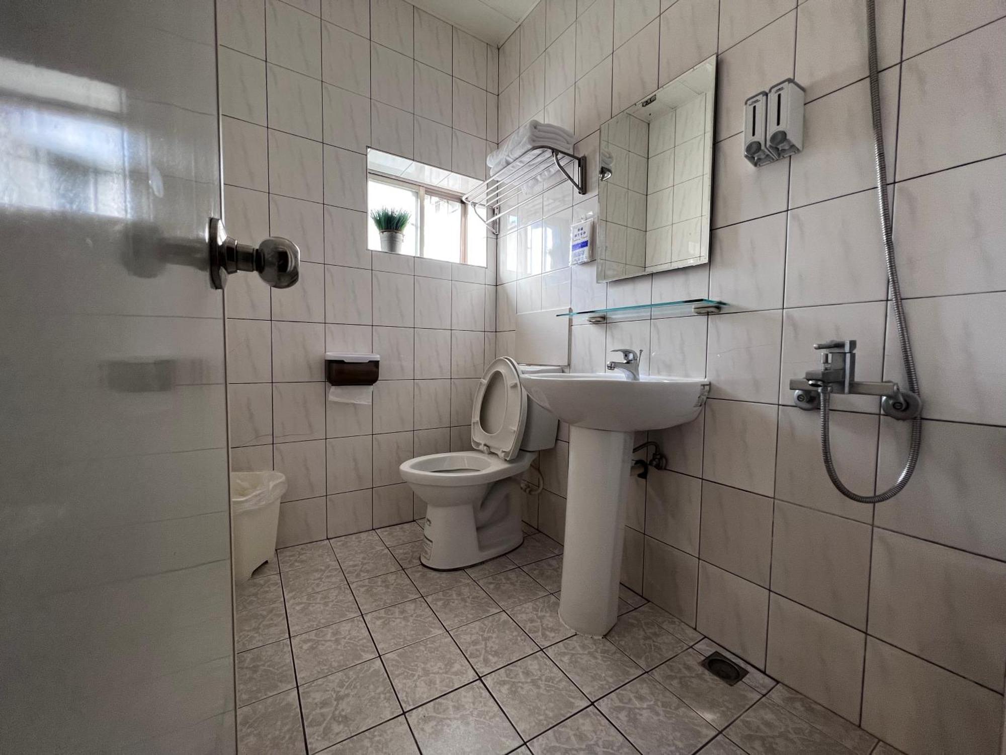微趣 Wechill Hotell Tainan Exteriör bild
