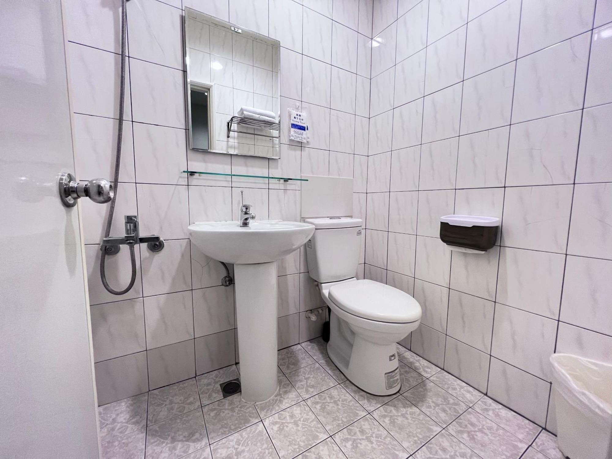 微趣 Wechill Hotell Tainan Exteriör bild